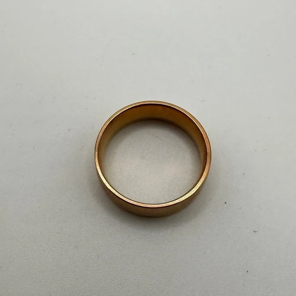 Men's size 12 all gold‎ tone metal wedding band, fashion ring!